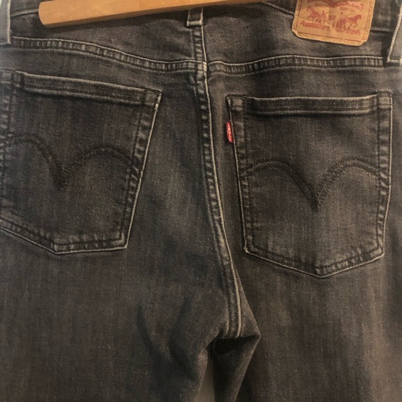 Levi’s Wedgie Fit Skinny Jean in grey wash - size 29 (25 inseam) - Picture 3 of 7